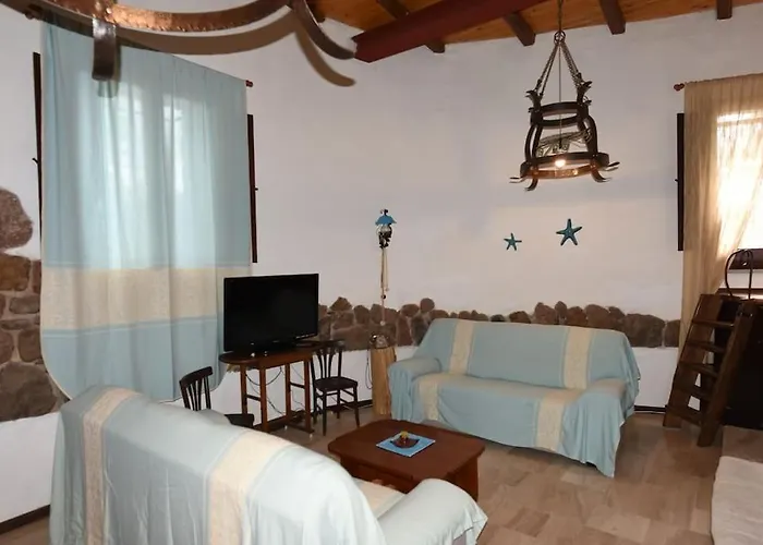 Splendida In Riva Al Mare Вилла Орозеи